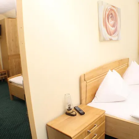 Pensionat Landgasthof Zur Bruthenne 3*